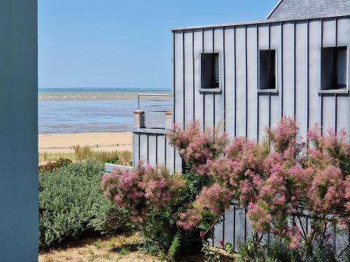Port District Apartment | Appartement face mer à Châtelaillon, accès direct plage, balcon vue mer, calme et proche commerces - FR-1-706-20