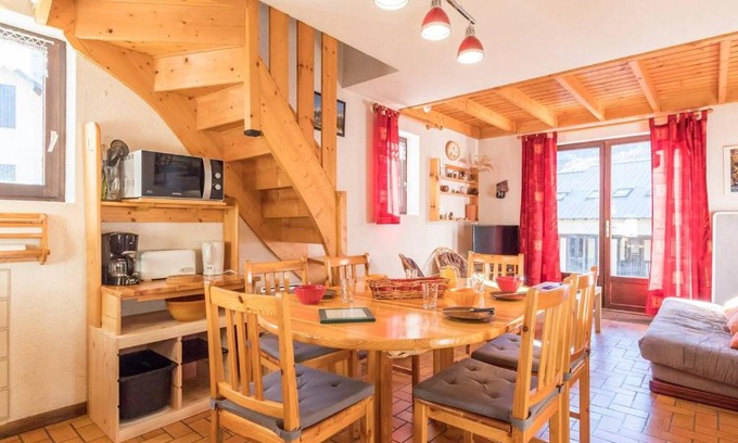 Monetier-les-Bains Apartment | Appartement Duplex 3 Pièces Cabine, 6 Couchages, Monêtier-les-Bains, Proche Commerces et Pistes - FR-1-330F-154