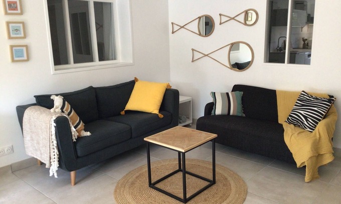 Behobie Apartment | Appartement Indépendant Avec Terrasse au Sein Dune Maison Basque