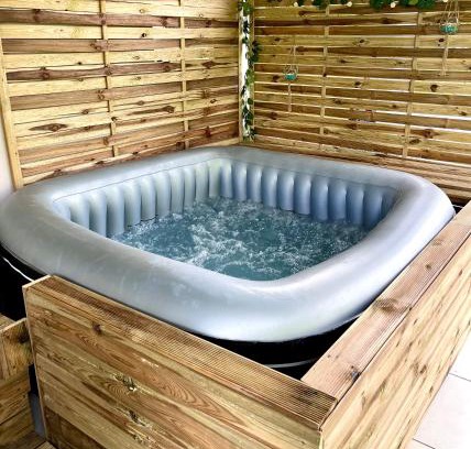 Saint-Joseph Apartment | Appartement Le Colibri avec jacuzzi
