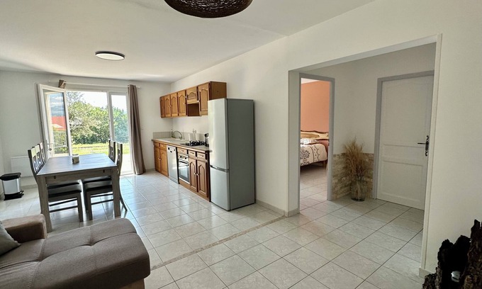Montgardin Apartment | Appartement Lumineux en Rez-de-chaussée Avec Terrasse Privative et Jardin Clôt