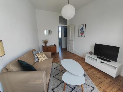 Quartier de France Apartment | Appartement lumineux refait à neuf, cœur de ville