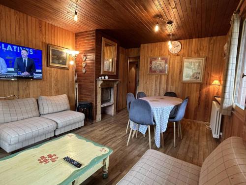Meribel-Mottaret Apartment | Appartement Méribel: Proche pistes, 2 chambres, cuisine équipée - FR-1-355-13