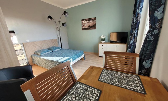 La Roche-Posay Apartment | Appartement meublé rénové idéal pour curistes ou vacanciers