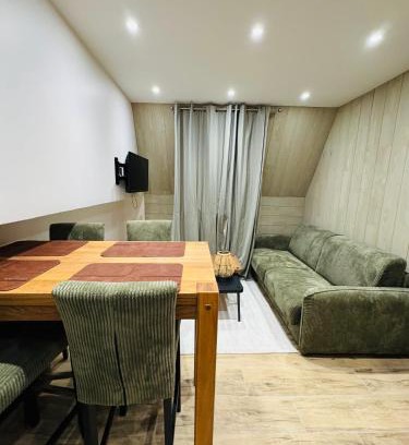 Murol Apartment | Appartement Murol neuf calme, centre village, vue Château