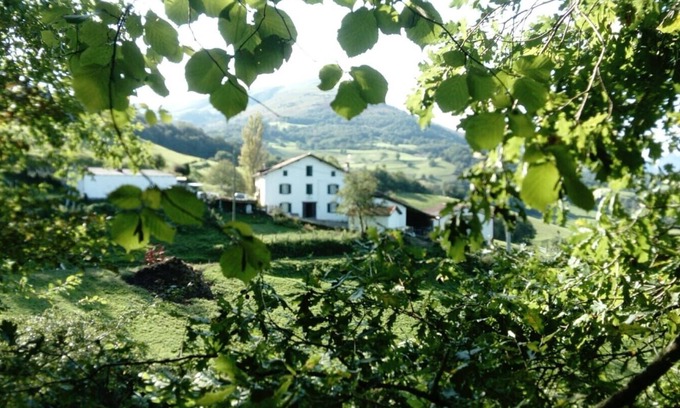 Uhart-Cize House | Appartement Neuf à la Ferme à Uhart Cize à 4km de St Jean Pied de Port