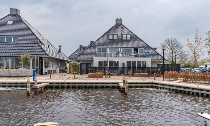 Offingawier Apartment | Appartement - Paviljoenwei 4-1 | Sneek (Offingawier) 'Havenzicht'