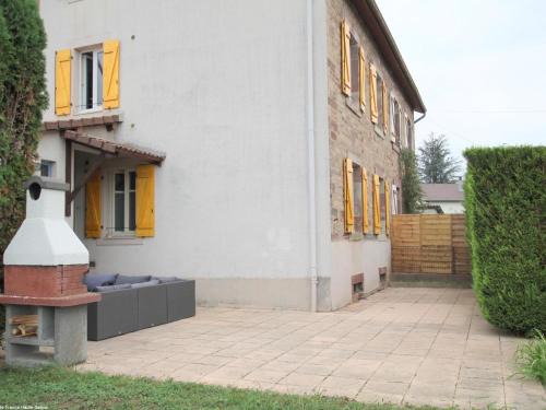 Luxeuil-les-Bains Apartment | Appartement rénové 3 chambres à Luxeuil-les-Bains - FR-1-583-398