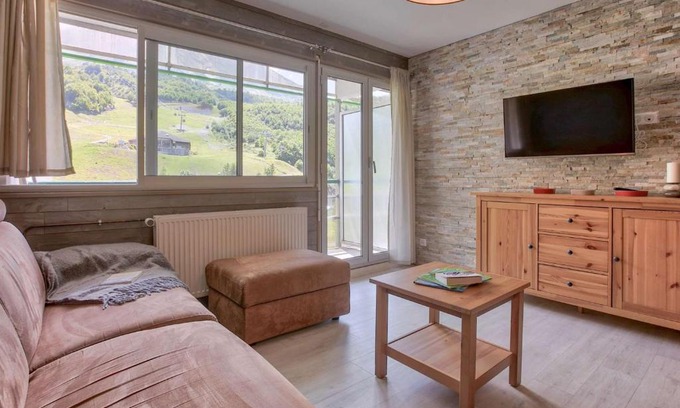 Eaux-Bonnes Apartment | Appartement rénové 6 pers avec balcon sud et vue pistes à Gourette - FR-1-400-51