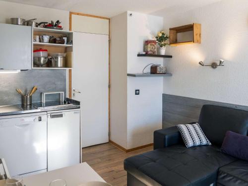 Val-Thorens Apartment | Appartement rénové Val Thorens - 5 pers, balcon, commerces au pied, local à ski - FR-1-637-65