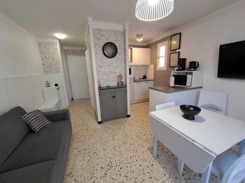 Marseillan Plage Apartment | Appartement RDC 2 pièces proche plage avec terrasses et parking - FR-1-326-575