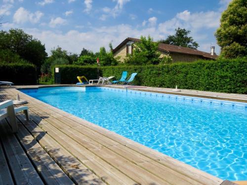 Blaignac Apartment | Appartement spacieux à Blaignac avec piscine partagée