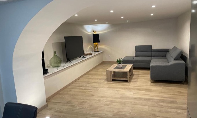Cevins Apartment | Appartement spacieux