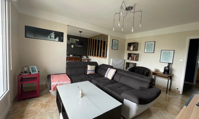 Bellevue Apartment | Appartement spacieux. P gratuit.plage à 13 min