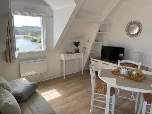 Sauzon Apartment | Appartement T2 vue mer Sauzon terrasse et parking privés