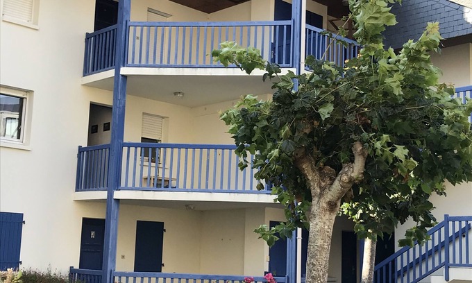 Arzon Apartment | Appartement T3 Dans Résidence Calme - vue sur le Port du Crouesty