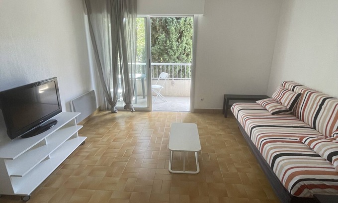 Hopitaux-Facultes Apartment | Appartement Très Calme et Très Ensoleillé