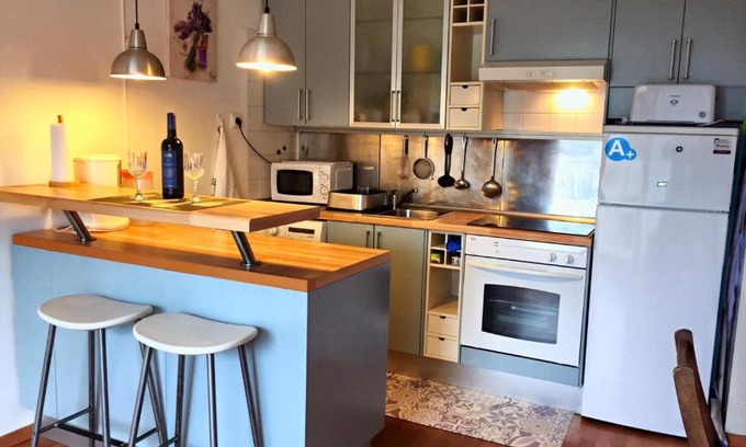 Sant Pere de Ribes Apartment | Appartement tranquille idéal couple ou famille 2 adultes 2 enfants