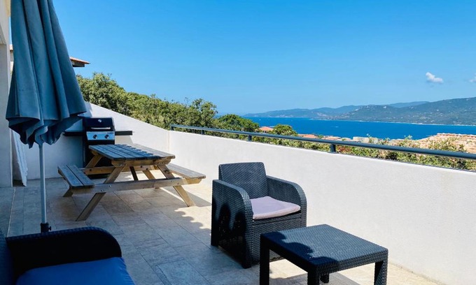 Propriano Apartment | Appartement une chambre avec vue mer et montagnes, proche du centre -1