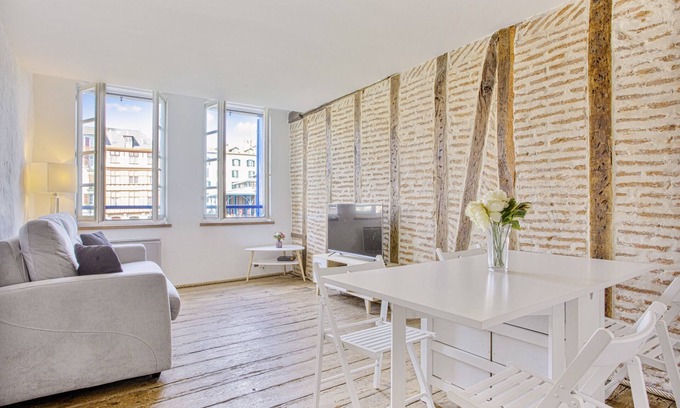 Bayonne Apartment | Appartement Volet Bleu - Welkeys
