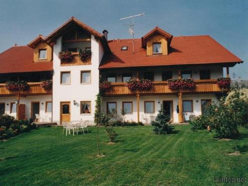 Bad Fuessing Apartment | Appartementhaus "Haflinger Hof"