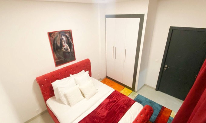 Point E Apartment | Appartements Avec Piscine, Salle de Sport à Loin de la Plage Avec 3 Chambres