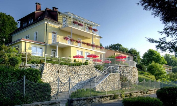 Augsdorf Apartment | Appartements Schwarzvilla