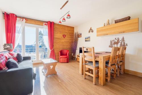 Font-Romeu-Odeillo-Via Apartment | Appartements T2 et T3 L'esprit chalet au coeur du centre ville et 80 m de la télécabine