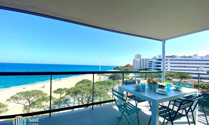 Platja d'Aro Apartment | Appartment Blue Fanals apartment on the seafront with panoramic view