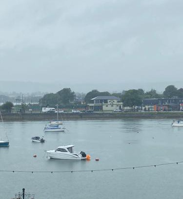 Dungarvan Apartment | Appartment with sea view