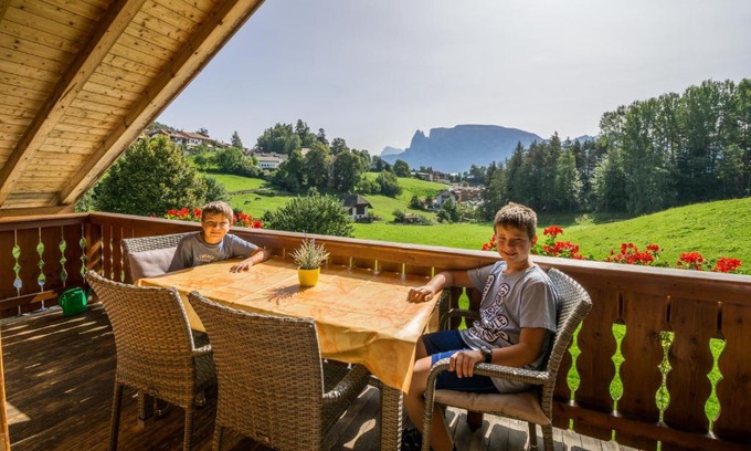 Collalbo House | Appartments Neuhof