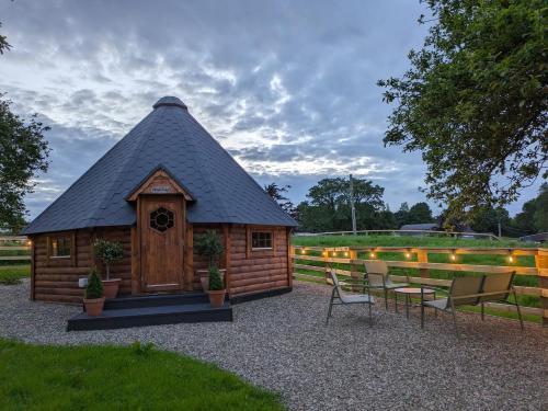 Kilkenny Other | Apple blossom glamping