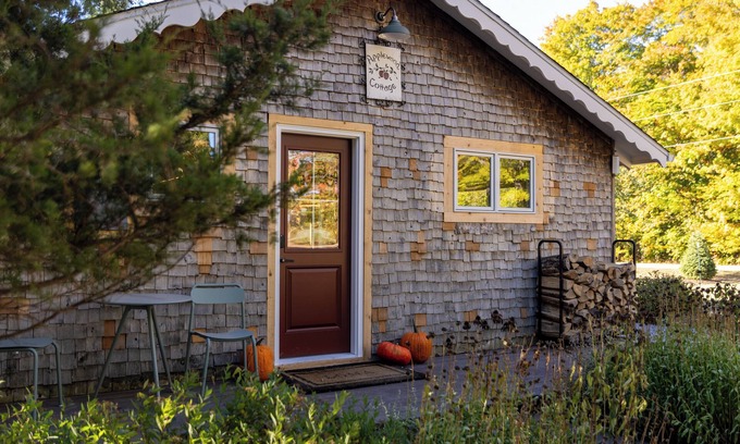 Fish Creek Cottage | Applewood at Loma Cottages