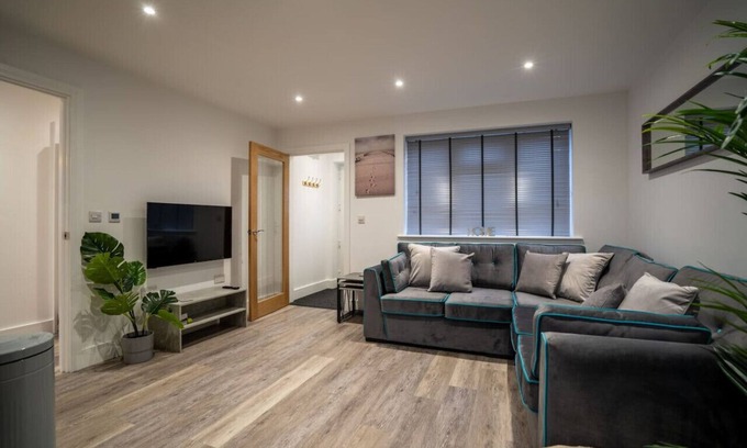 Crawley Apartment | Applewood Ground Floor Apartment is a 2 bedroom with parking in Three Bridges