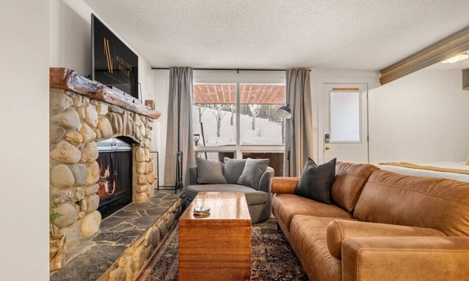 East Kootenay Apartment | Après Adventure | Ski-In/Ski-Out | Toby Chairlift