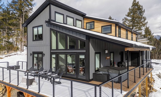 Sunday River Area House | Après Chalet- Modern Chalet with Mountain Views