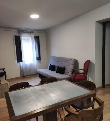 Vic Apartment | APT 1 Acollidor al Centre Històric de Vic APTGARBI