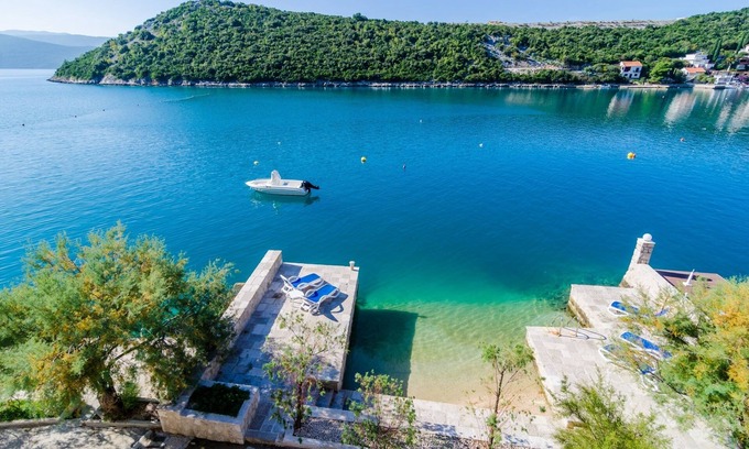 Duboka Apartment | Apt. 1 with 3 bedrooms, 2 bathrooms, 10 meters from private beach