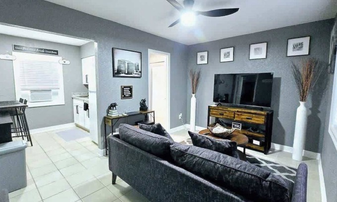 Baytown Apartment | Apt#3 Quiet comfortable place near chemical plants