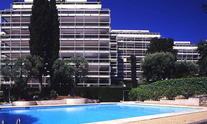 Antibes Apartment | Apt. 5 people Antibes July quiet, shady park, sea, swimming pool