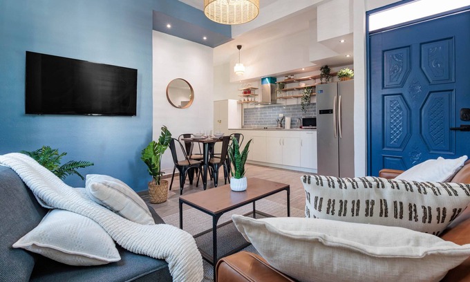 Hipodromo Apartment | Apt C, Sunny San Juan Getaway