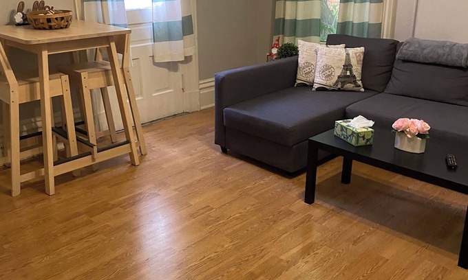 Victorian Village Apartment | Apt In the Short North! Close to it All!