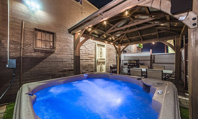 Tucson House | APT Style Home 2BR/2BA w/COV Patio Near Airport