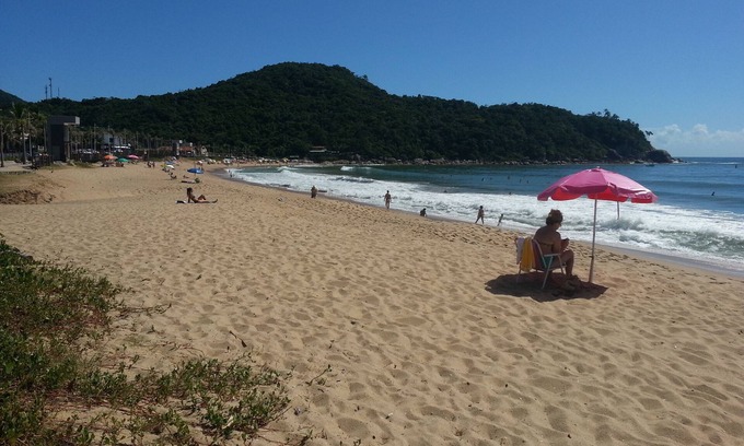 South Region Apartment | APT0. TOP! FACING THE SEA. FOOT IN THE SAND. ILHOTA BEACH, ITAPEMA/SC.