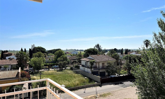 Bon Relax Apartment | Apto. TEmpordà 3C - Piscina comunitaria, Wifi, terraza de 20m2 con fantásticas vistas.