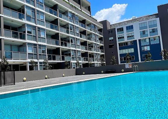 Newcastle Apartment | AQUA 306 POOLSIDE Luxury Apartment , Honeysuckle, NEWCASTLE FREE Parking