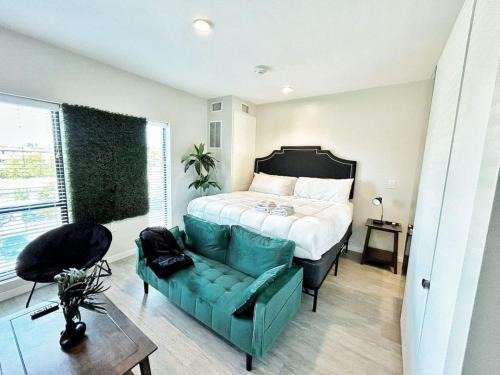 Downtown Des Moines Apartment | Aqua Loft Comfort