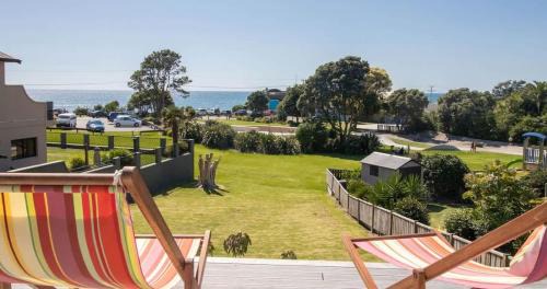 Oakura House | Aqua Vista On Arden - beachfront bach in Oakura