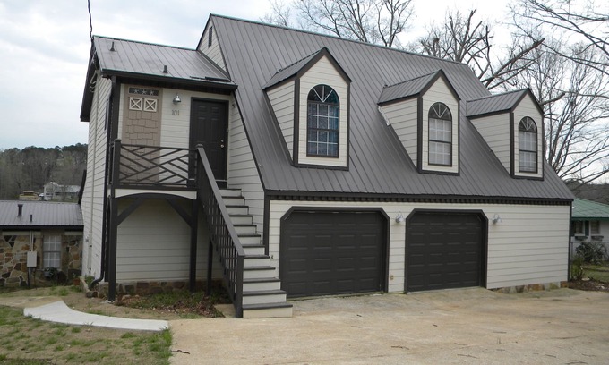 Jasper House | Aqua Vista- Perfect 2 family location