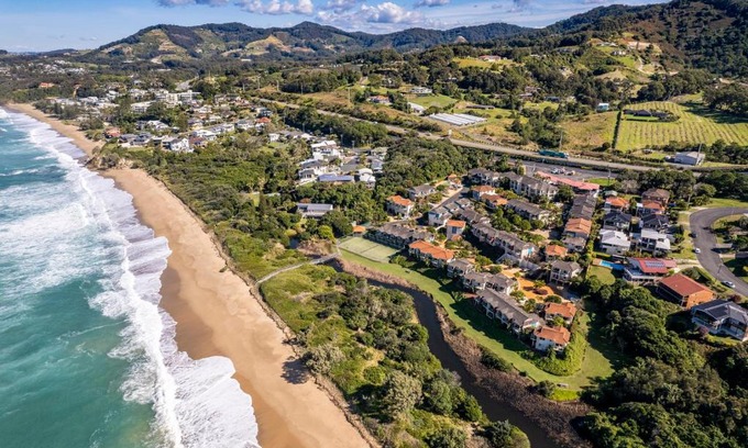Sapphire Beach Resort | Aqualuna Beach Resort